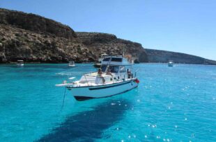 Lampedusa, il bellissimo mare dell'isola